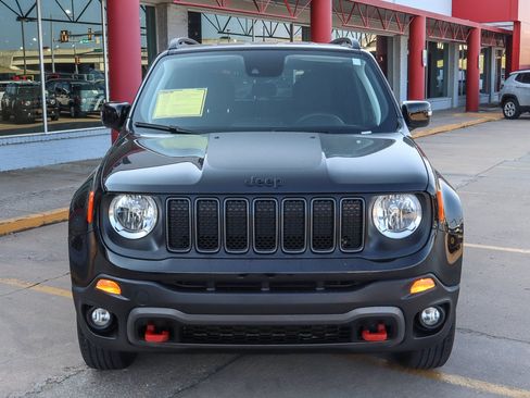 Used 2023 Jeep Renegade Trailhawk AWD/4WD image 3