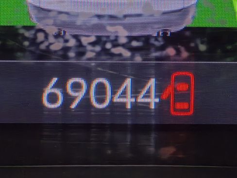 Used 2022 Chevrolet Traverse LT image 34