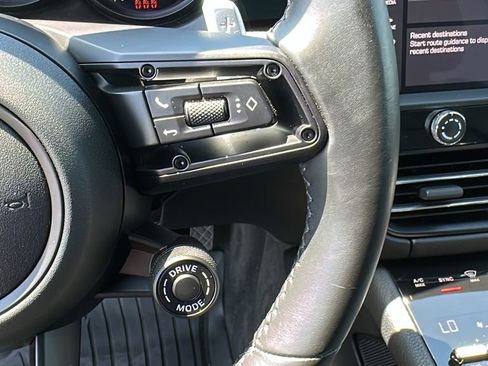 Used 2023 Porsche Macan AWD/4WD image 14