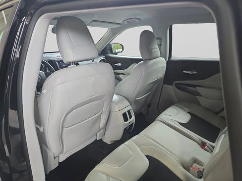 Used 2020 Jeep Cherokee Latitude Plus FWD image 27
