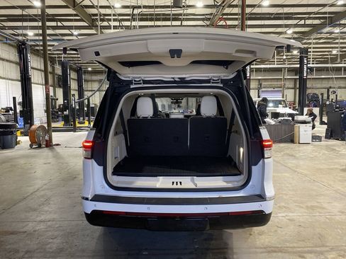 Used 2023 Lincoln Navigator L Black Label image 24