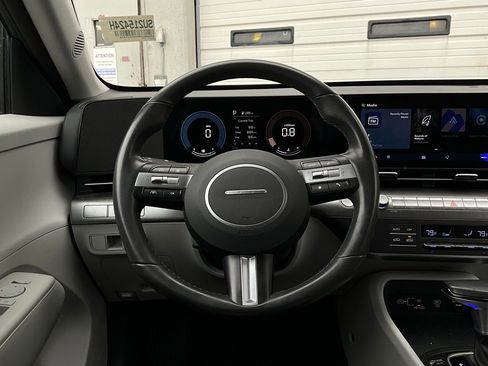 Used 2025 Hyundai Kona SEL image 34