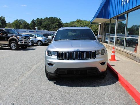 Used 2021 Jeep Grand Cherokee Laredo X RWD image 8