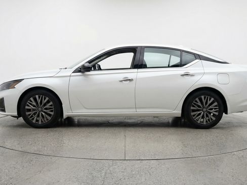 Used 2025 Nissan Altima 2.5 SV image 5