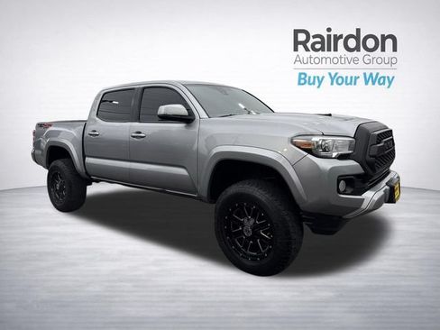 Used 2020 Toyota Tacoma TRD Sport w/ Technology Package AWD/4WD image 1