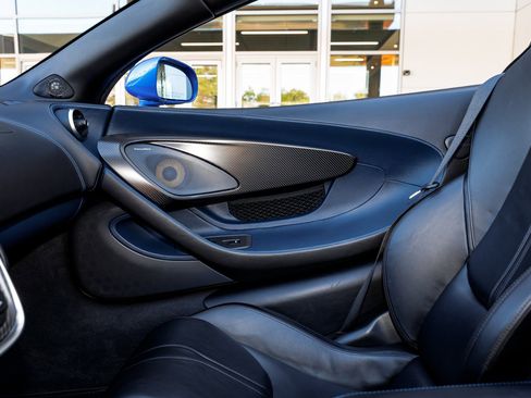 Used 2020 McLaren 600LT Spider image 25