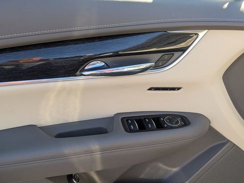 Used 2022 Cadillac XT6 Premium Luxury w/ Technology Package image 12