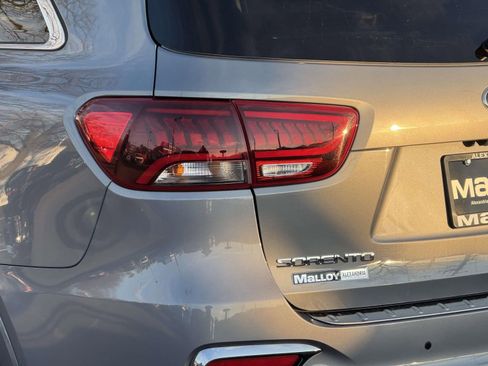 Used 2019 Kia Sorento SX image 6