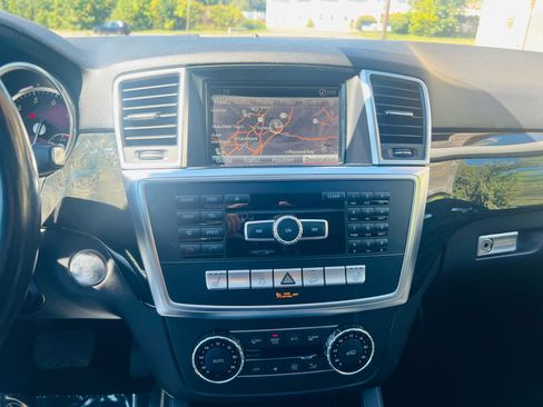 Used 2015 Mercedes-Benz ML 350 4MATIC 4dr ML 350 w/ Premium 1 Package image 37