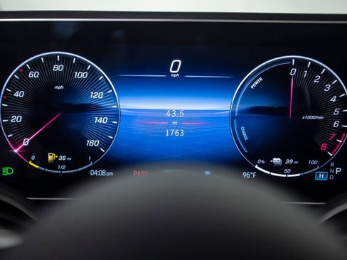Used 2025 Mercedes-Benz GLE 450e 4MATIC image 27
