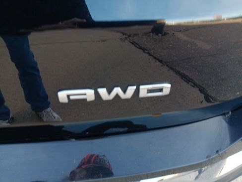 Used 2023 GMC Terrain SLT image 31