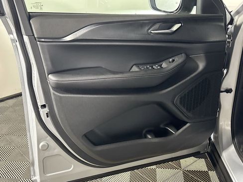 New 2025 Jeep Grand Cherokee Laredo w/ MOPAR Finishing Package image 10