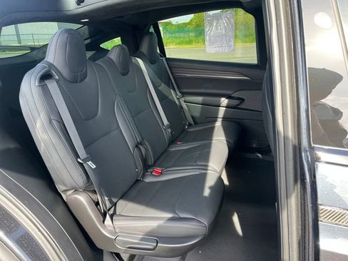 Used 2024 Tesla Model X AWD/4WD image 12
