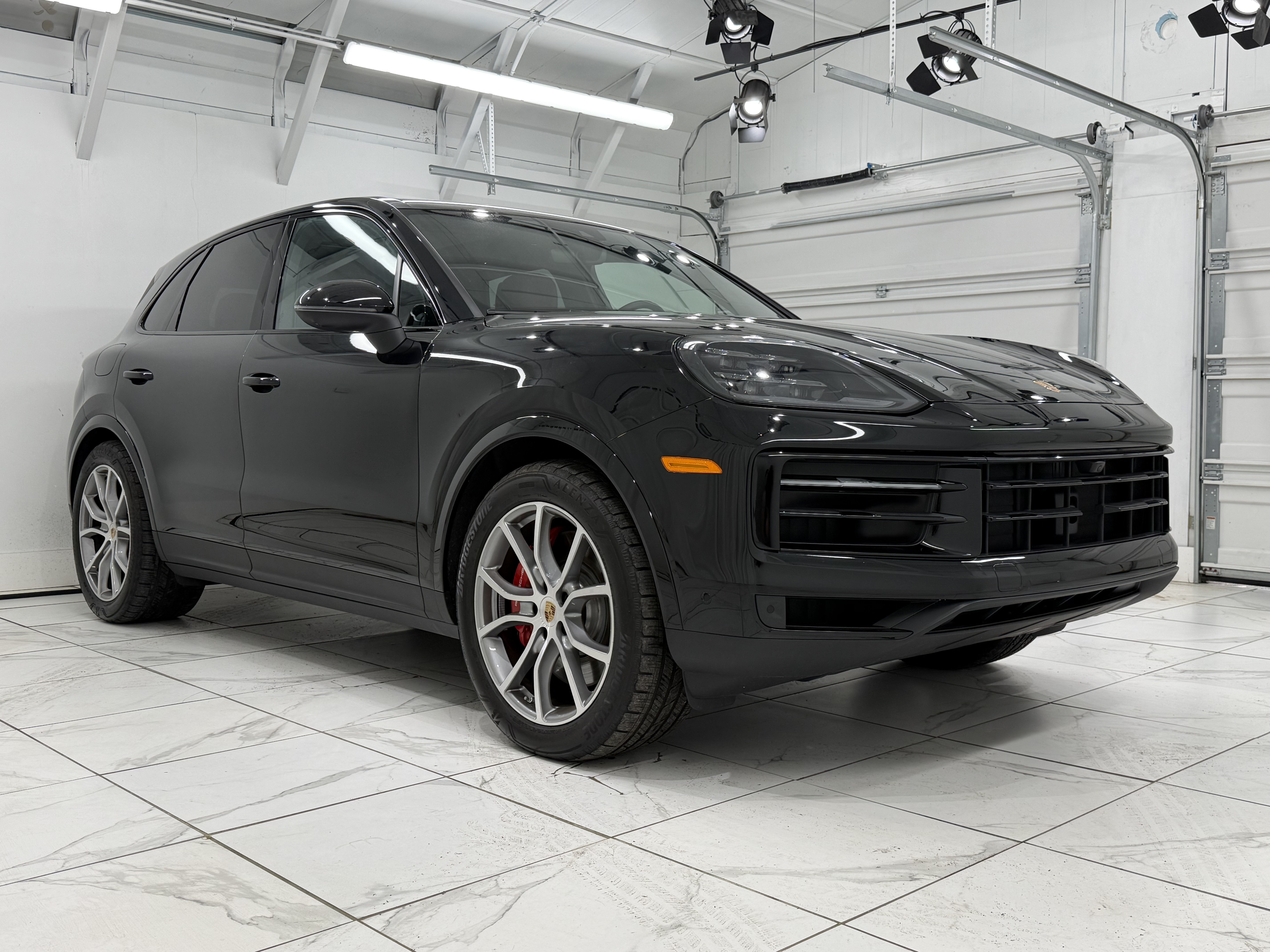 Used 2025 Porsche Cayenne S AWD/4WD image 10