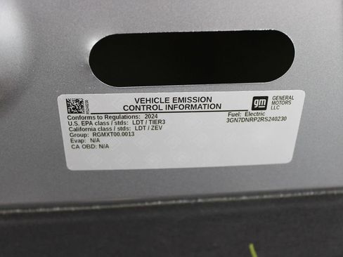 Used 2024 Chevrolet Equinox EV RS FWD image 48