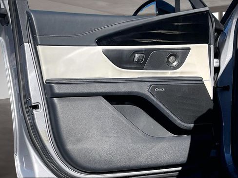 Used 2024 Lincoln Nautilus Reserve w/ Equipment Group 202A image 20