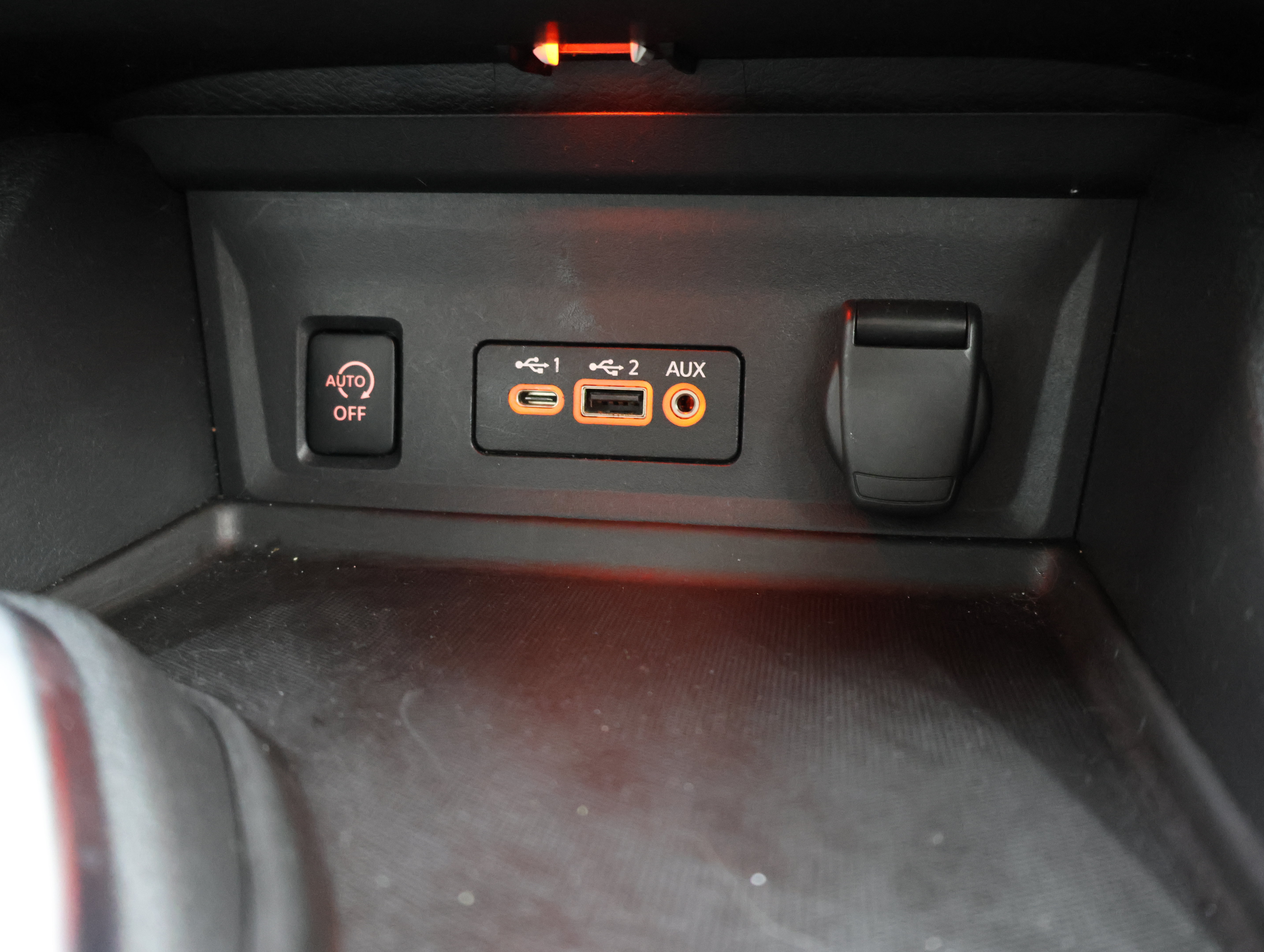 Used 2024 Nissan Sentra SV FWD image 40