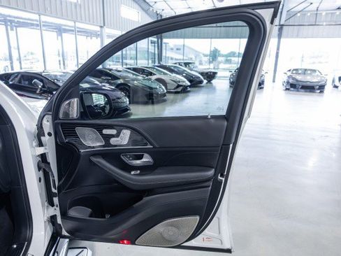 Used 2023 Mercedes-Benz Maybach GLS 600 4MATIC image 29