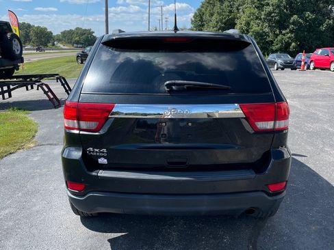 Used 2011 Jeep Grand Cherokee Laredo AWD/4WD image 4