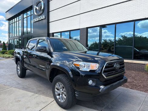 Used 2019 Toyota Tacoma SR5 RWD image 1