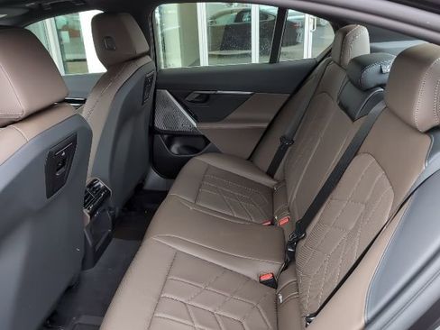 Used 2026 BMW 530i xDrive image 21