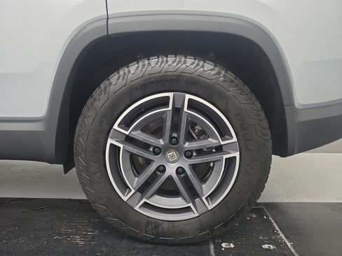 Used 2025 Rivian R1S Adventure AWD/4WD image 10