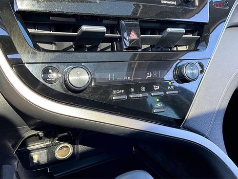 Used 2023 Toyota Camry SE image 22