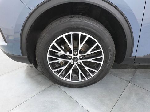 Used 2023 Ford Escape SE image 28