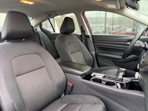 Used 2024 Nissan Altima 2.5 SV image 11