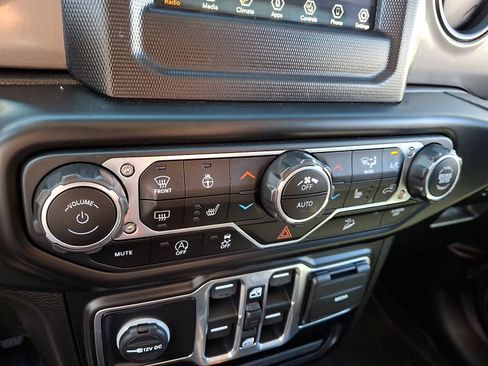 Used 2020 Jeep Wrangler Unlimited Sport AWD/4WD image 16