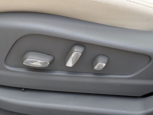 Certified 2023 Cadillac XT5 Premium Luxury FWD image 21