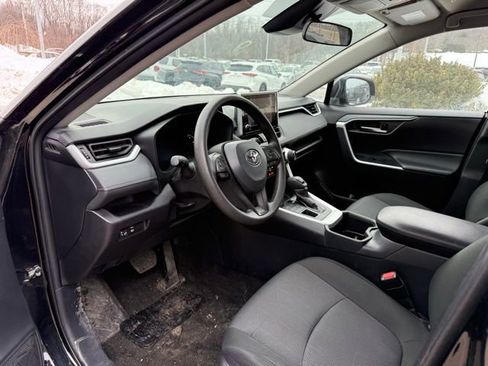 Used 2025 Toyota RAV4 XLE image 22