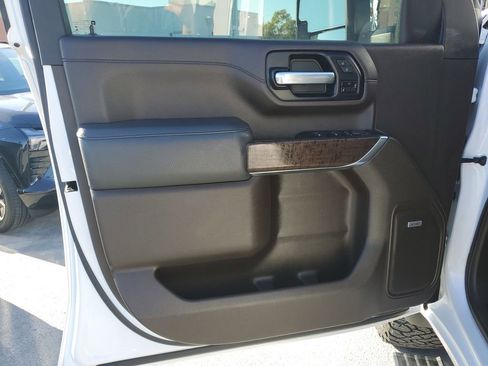 Used 2022 GMC Sierra 2500 Denali w/ Denali Ultimate Package image 21