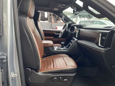Used 2024 GMC Sierra 1500 Denali Ultimate AWD/4WD image 18