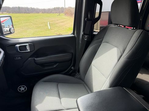 Used 2020 Jeep Wrangler Unlimited Sport image 33