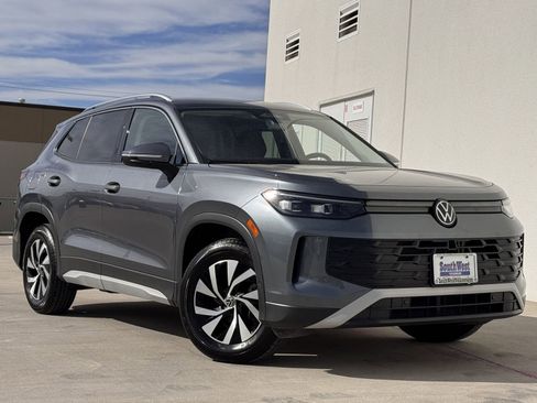 Used 2025 Volkswagen Tiguan S image 2