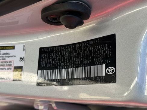 Used 2024 Toyota Corolla LE FWD image 32