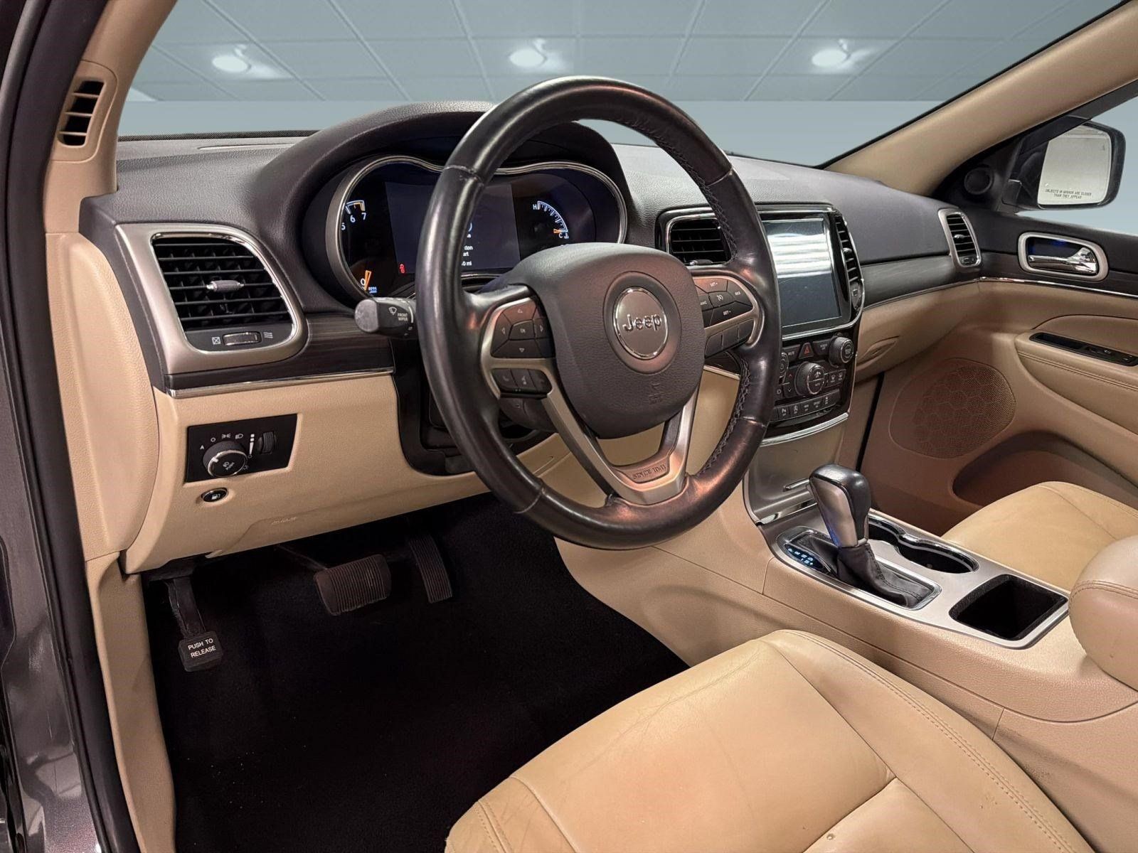 Used 2021 Jeep Grand Cherokee Limited RWD image 4