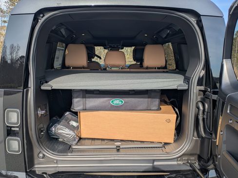 New 2026 Land Rover Defender 110 X-Dynamic SE image 26