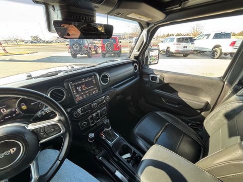 Used 2021 Jeep Wrangler Unlimited Sahara w/ Cold Weather Group image 16