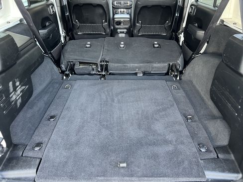 Used 2025 Jeep Wrangler Unlimited Rubicon AWD/4WD image 19
