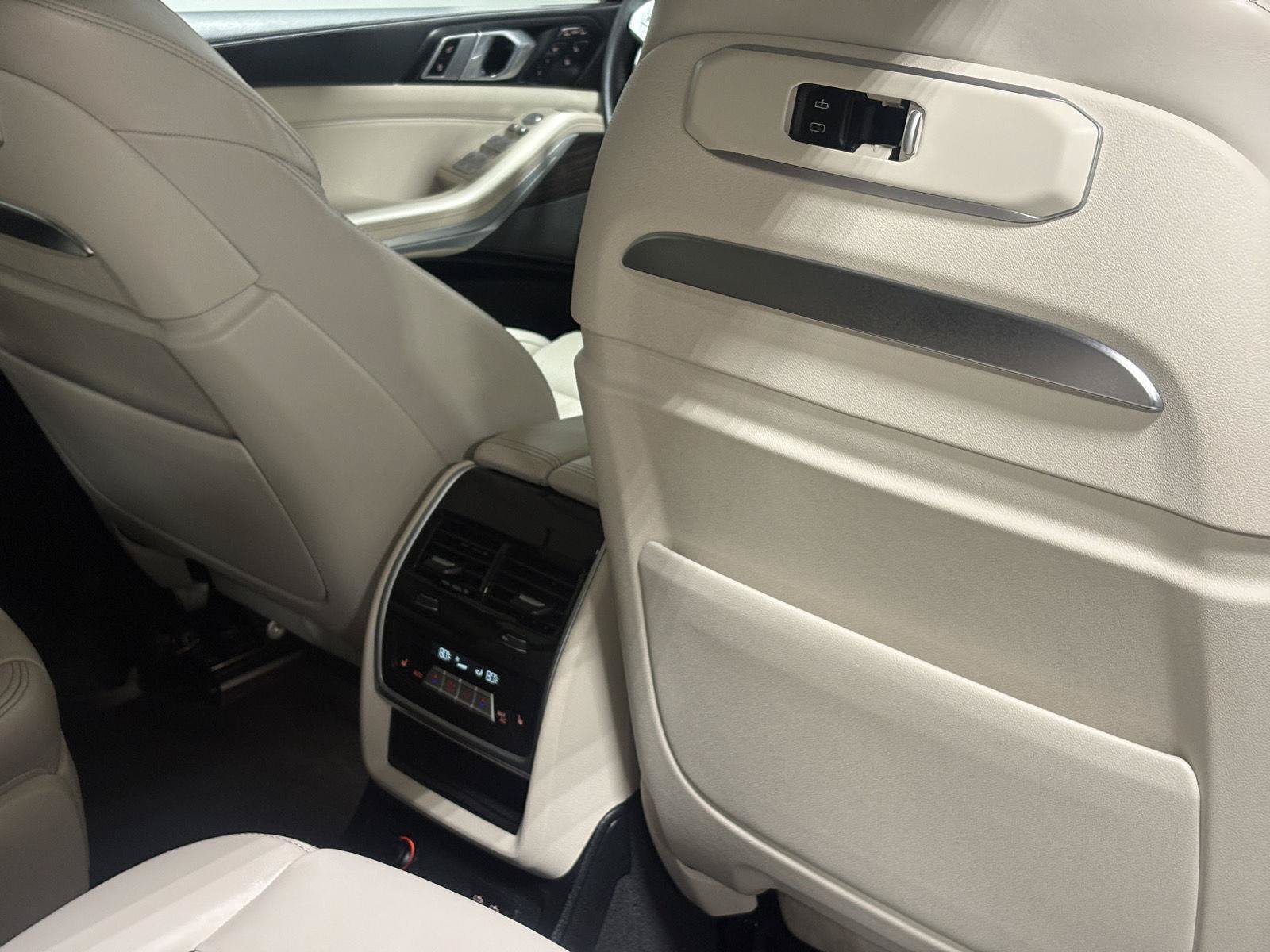 Used 2024 BMW X7 xDrive40i w/ Executive Package AWD/4WD image 14