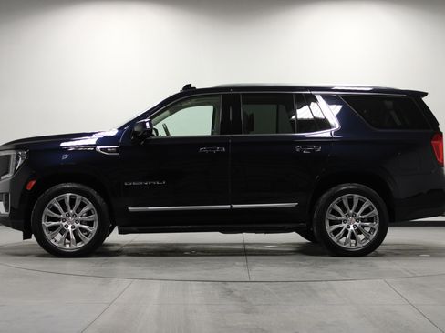 Used 2023 GMC Yukon Denali w/ Advanced Technology Package image 7
