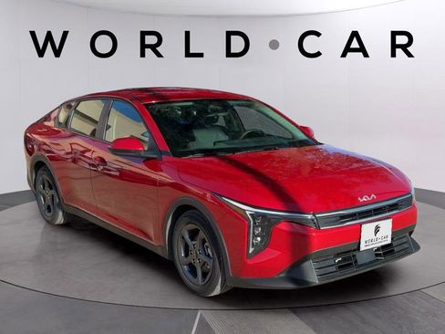Used 2025 Kia K4 FWD image 1