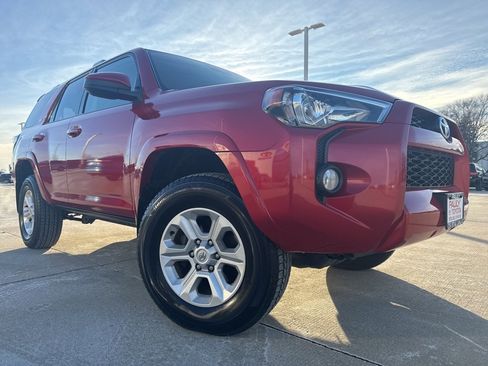 Used 2016 Toyota 4Runner SR5 image 2