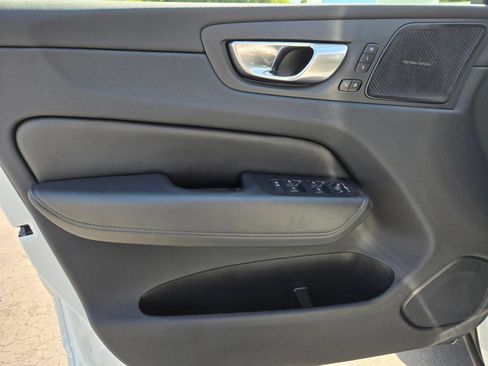 Certified 2023 Volvo XC60 T8 Plus AWD/4WD image 19