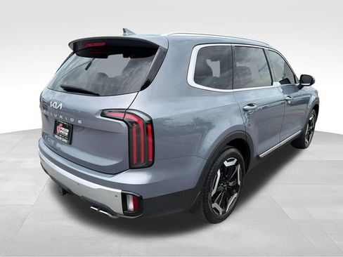 Certified 2024 Kia Telluride EX w/ EX Captain's Chair Package FWD image 7