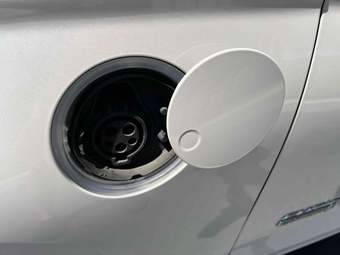 Used 2017 Ford Fusion Energi Platinum FWD image 75