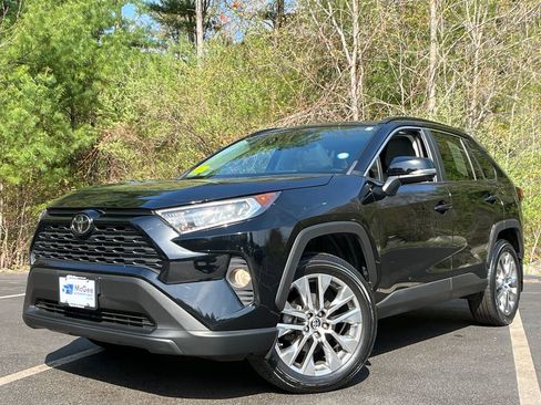 Used 2019 Toyota RAV4 XLE Premium w/ Cold Weather Package AWD/4WD image 1