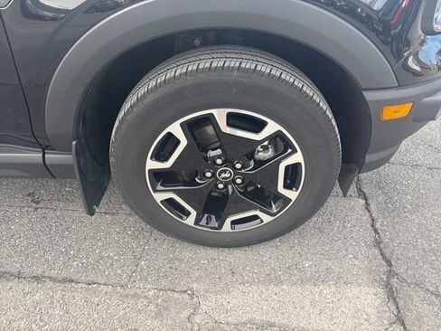 Used 2023 Ford Bronco Sport Outer Banks w/ Tech Package image 9